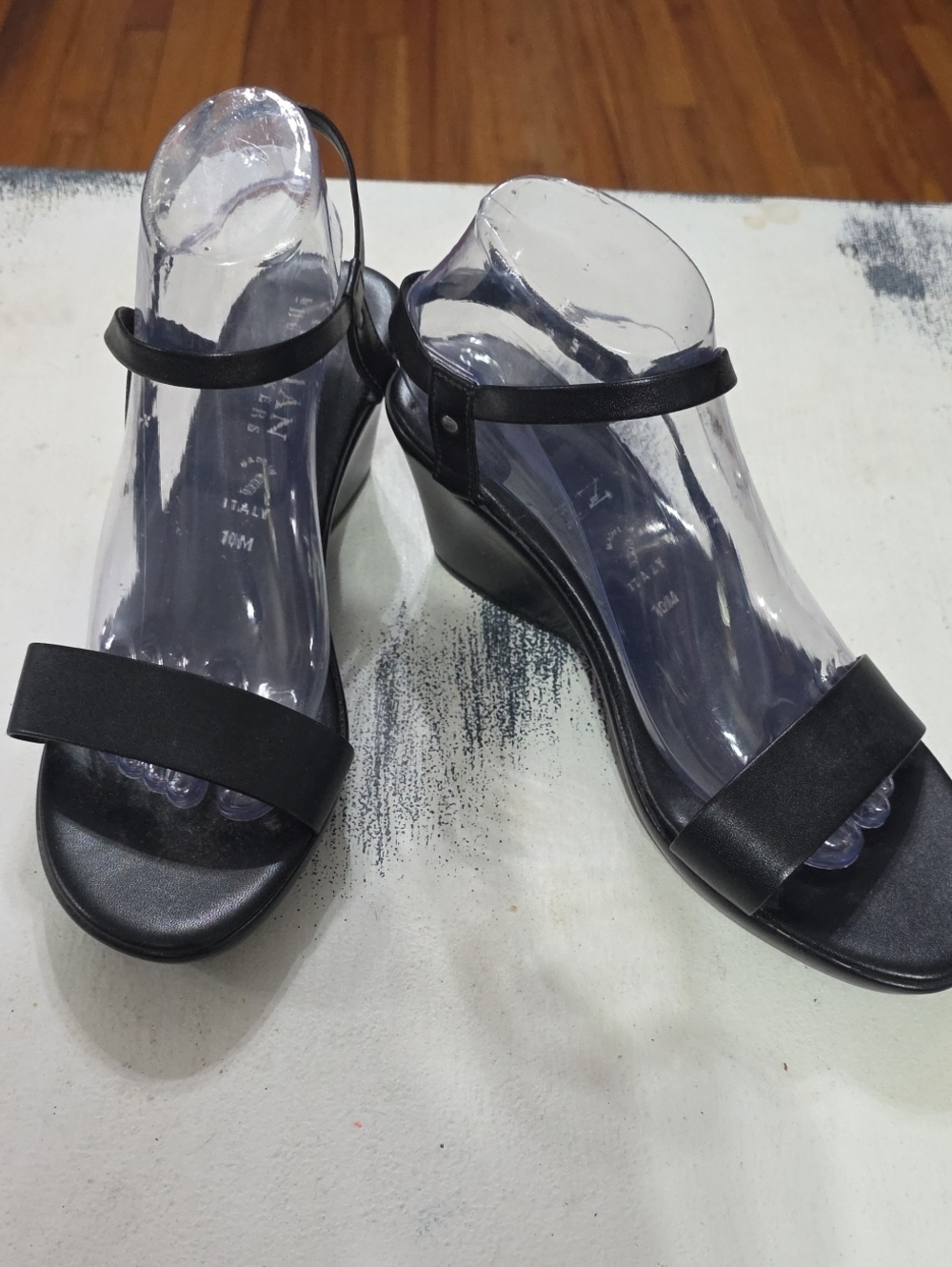 Italian Shoemakers Women's Wedge Sandals Strappy Buckles Made In Italy Sz 10 EUC